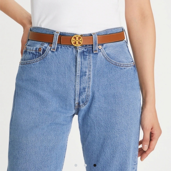 Tory Burch Black Leather Belt with Gold Logo - Picture 3 of 6